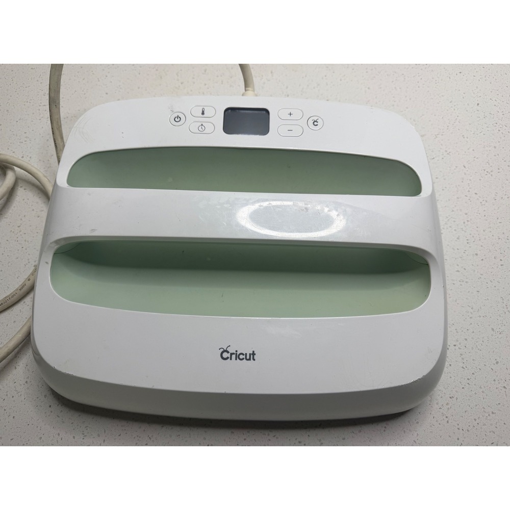 Cricut EasyPress 2 Mint White 12x10 Heat Press Machine for Vinyl Projects